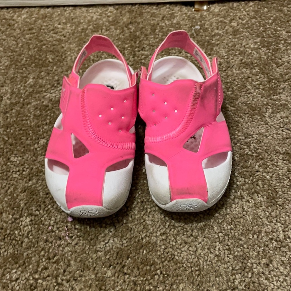 Jordan pink sandals girls 10c